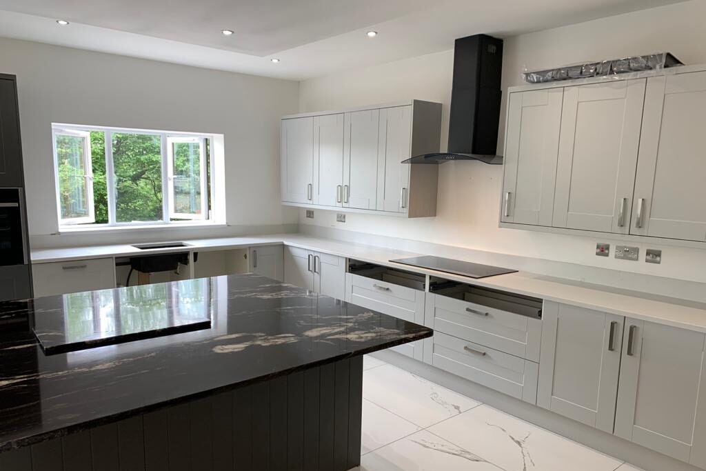 Worktops with Faint Veins Featured Image